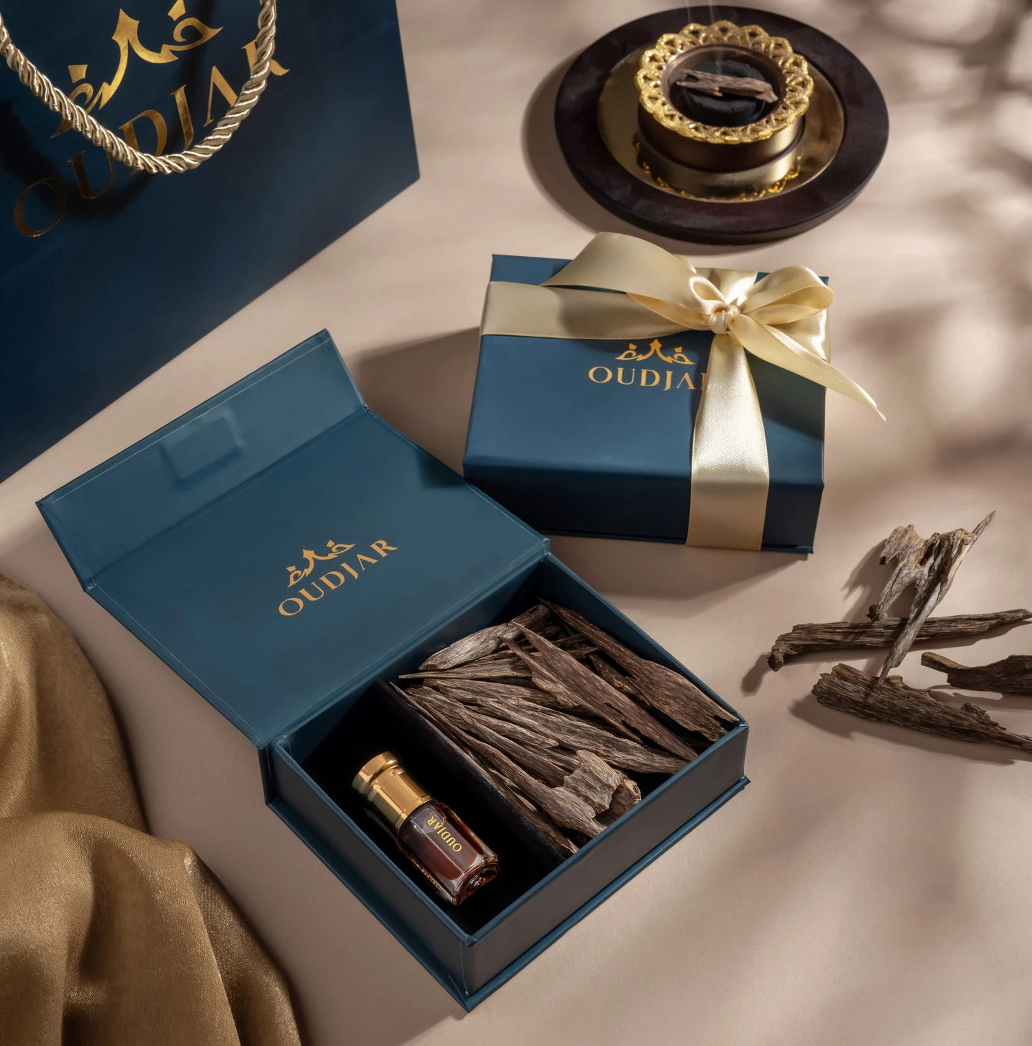 Gift Box ( Oud Seufi + dehin Oud Hindi